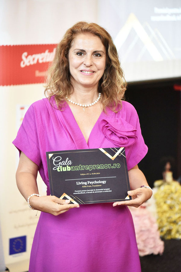 Aida Ivan, Fondator